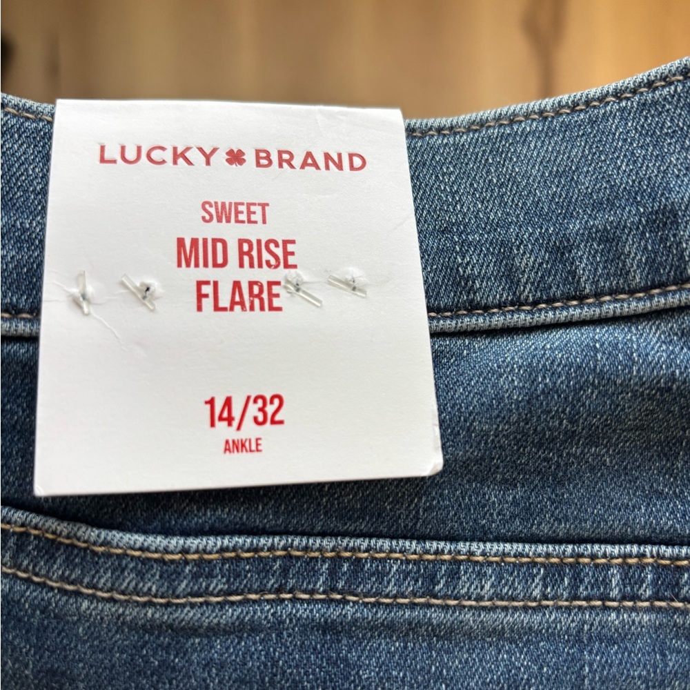 Lucky Brand Sweet Mid Rise Flare Jeans - Picture 4 of 5